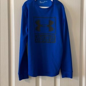 Boys’ Under Armour Long-sleeved shirt. Boys’ M.